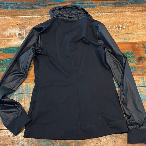 Under armour jacket - Picture 3 of 3